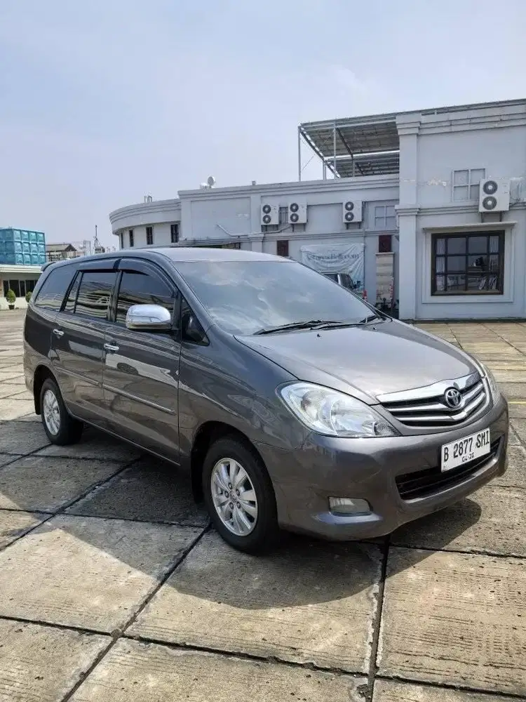 Toyota Kijang Innova V Luxury Automatic ( AT) 2011 TDP Murah