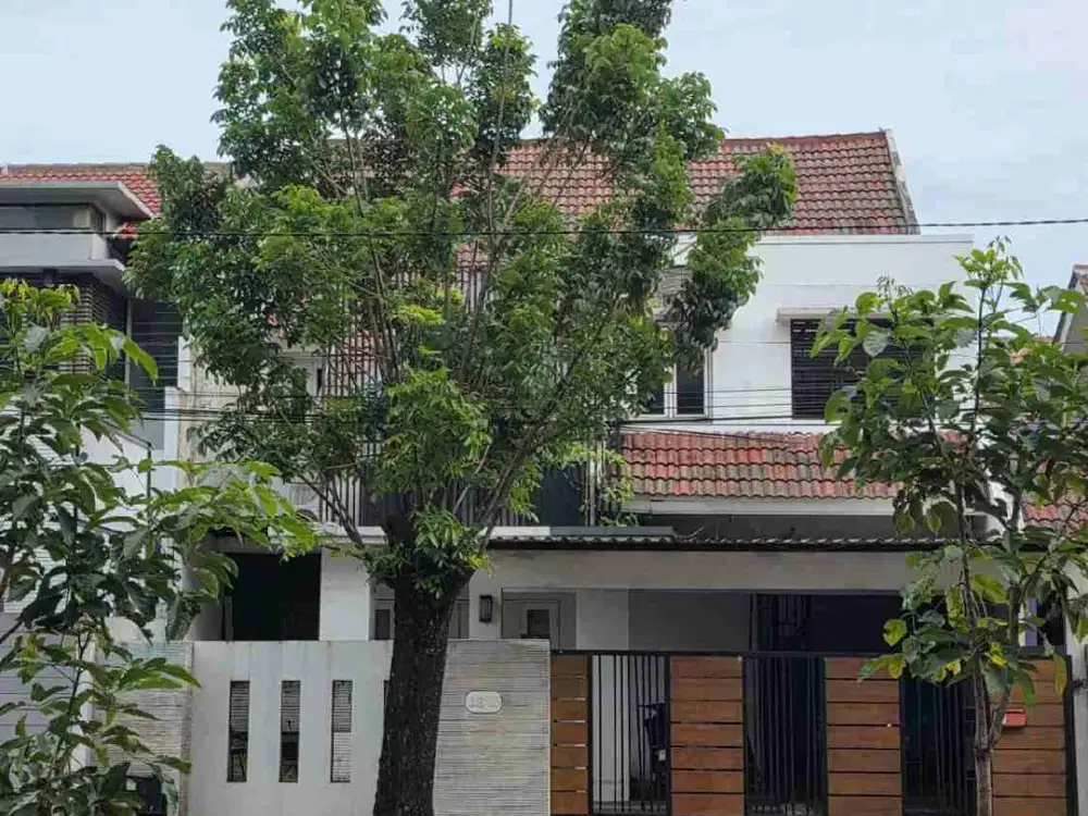 DISEWAKAN/DIJUAL CEPAT RUMAH DI KENCANA LOKA BLOK A Jalan Utama - Strategis Utk Usaha