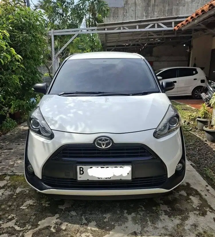 Toyota Sienta E AT CVT 2017