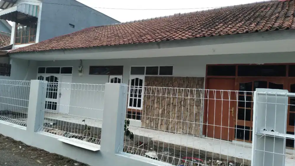 Disewakan rumah dekat Tsm, lengkong, turangga pinggir jalan
