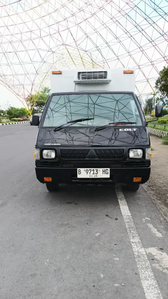 Di jual l300 box frezer 2008