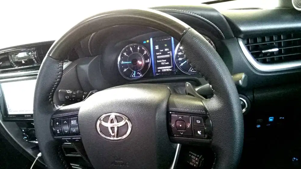 Toyota Fortuner VRZ TRD Diesel AT Kick Sensor