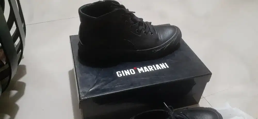 SEPATU BOOTH KULIT MERK GINO MARIANI SIZE 43