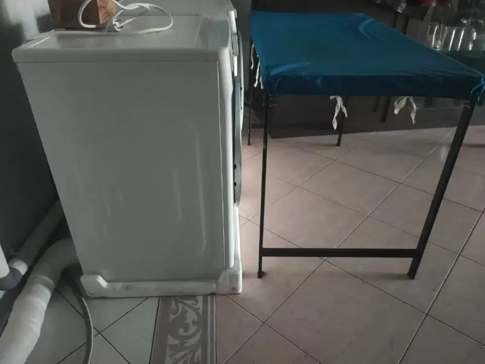 Mesin cuci khusus laundry