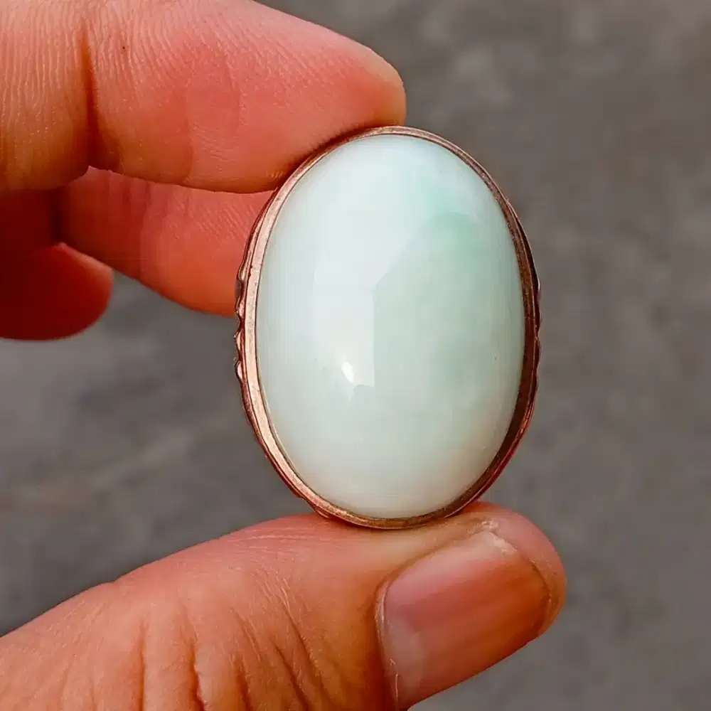 Giok Putih Semu Hijau Origin Burma 75 ct Type A memo GRI