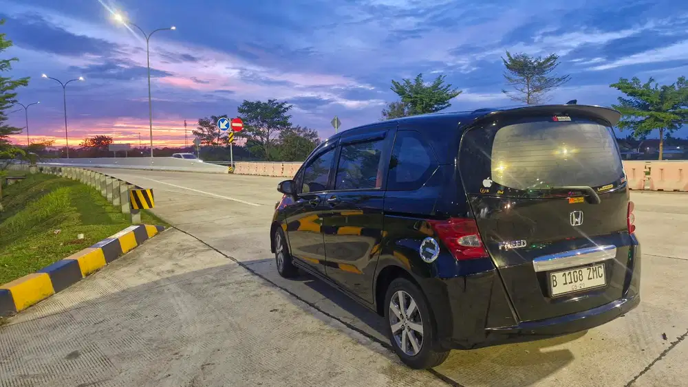 Honda Freed 2010 Bensin