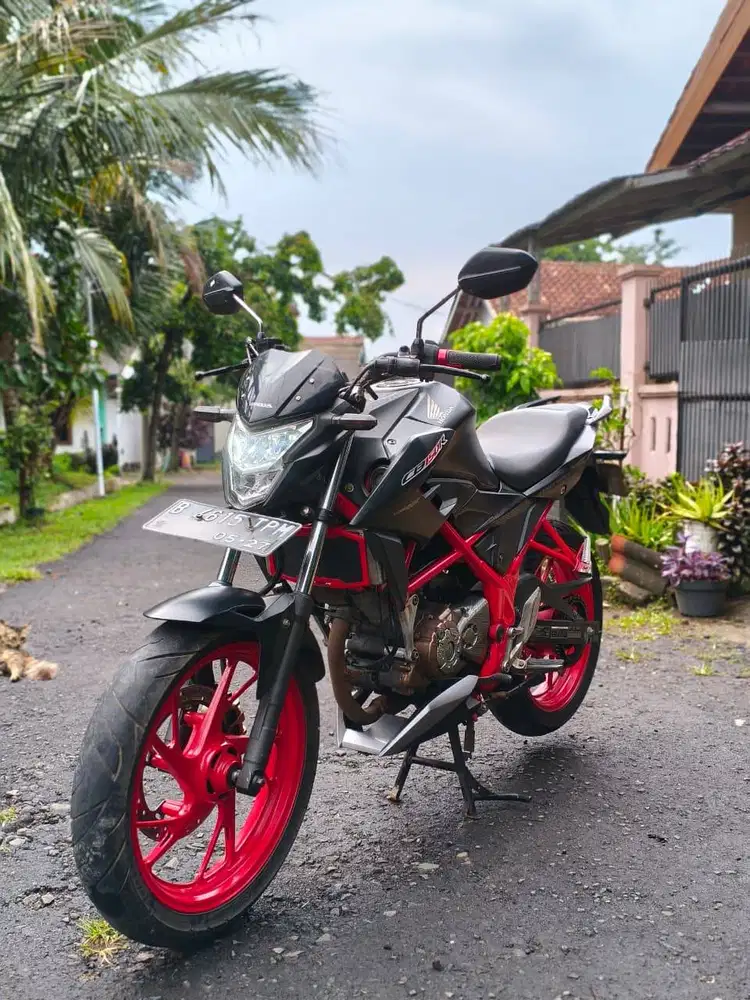 Honda CB 150R StreetFire New LED 2016