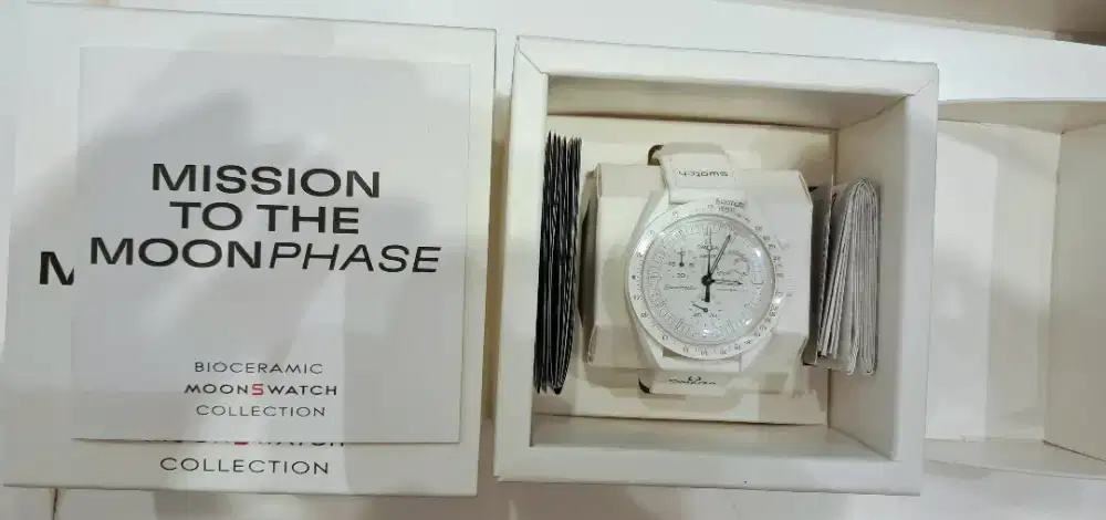 Moonswatch new white