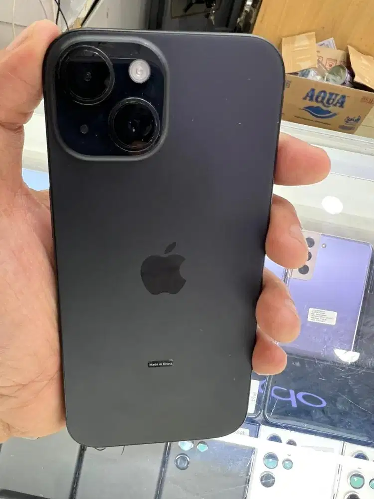 Iphone 15 128 ibox garansi panjang oktober 2026 mulus perfect