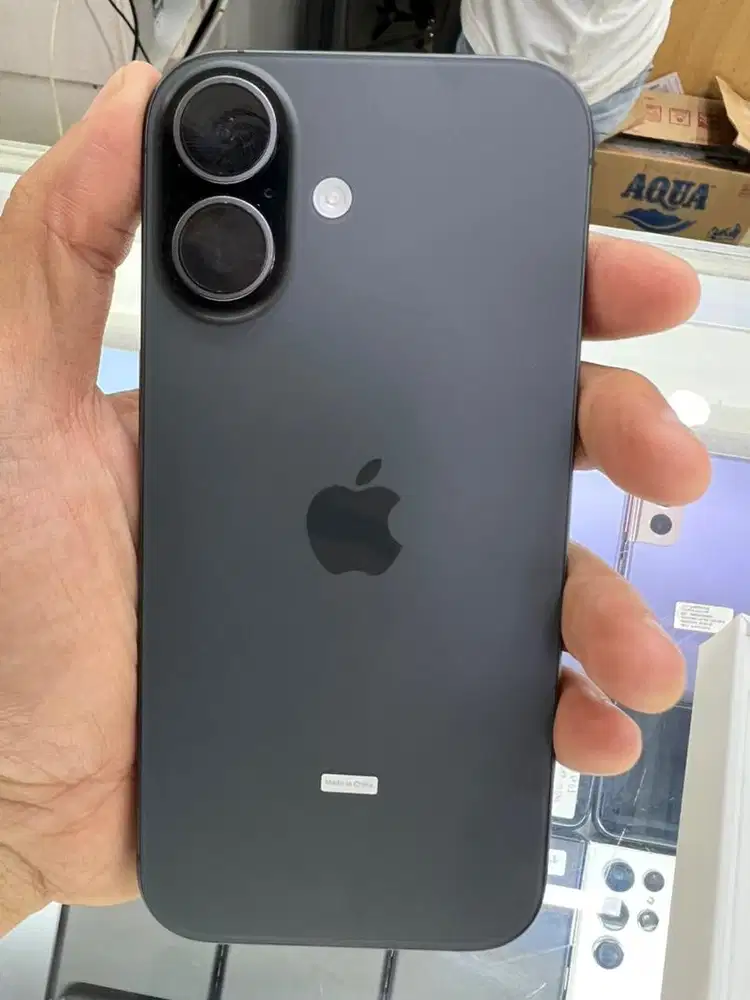 Iphone 17 256 ibox garansi panjang 11 november 2026 mulus perfectt