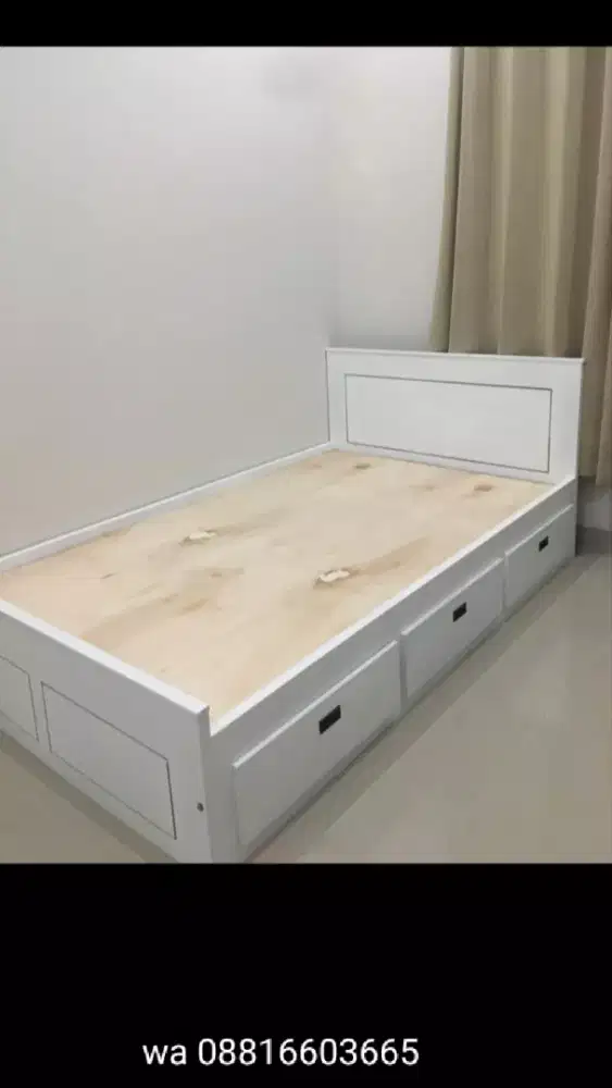 Dipan tempat tidur minimalis