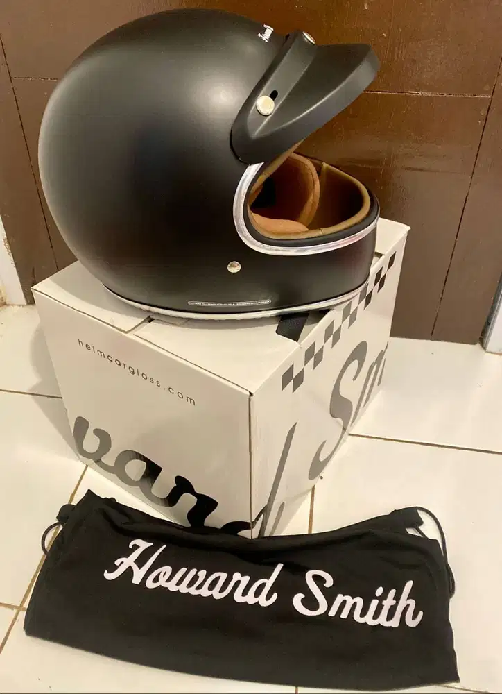 helm Howard Smith