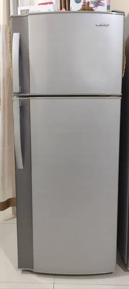 Kulkas SHARP 2 pintu