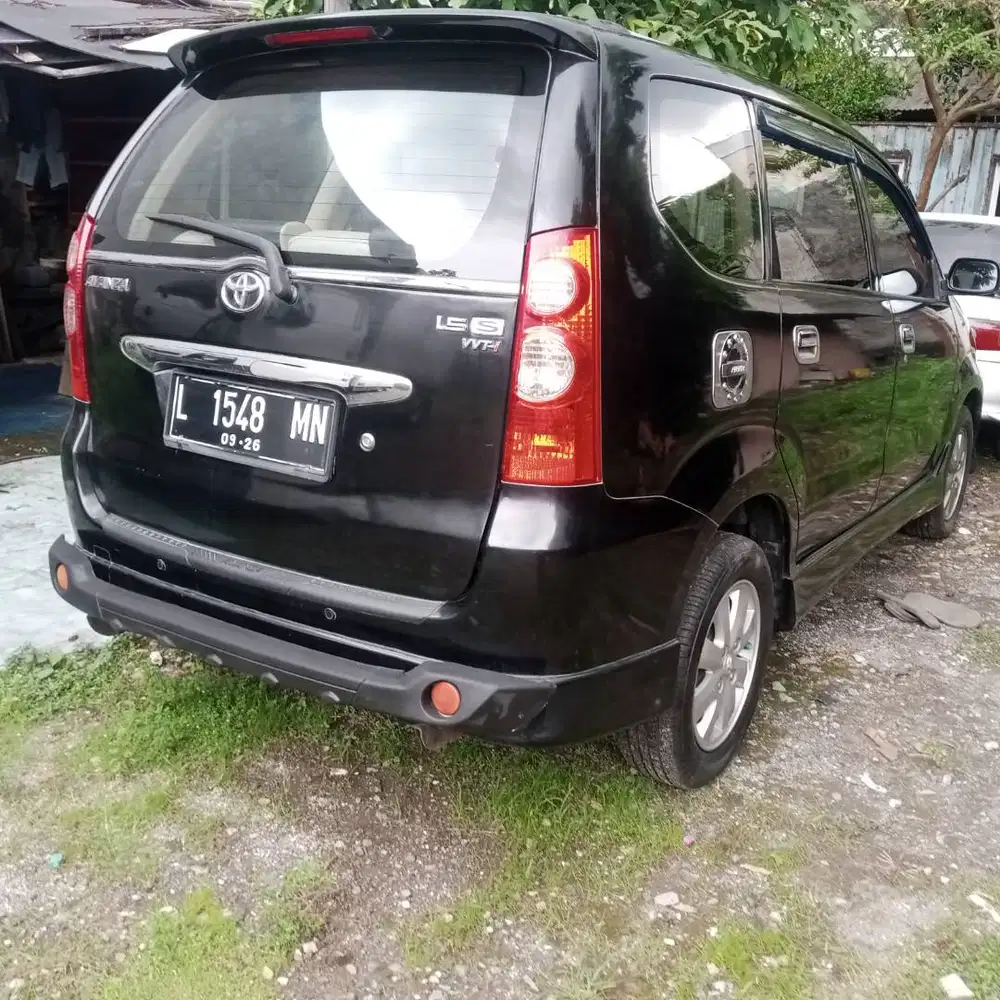 Toyota Avanza tipe S (tertinggi)