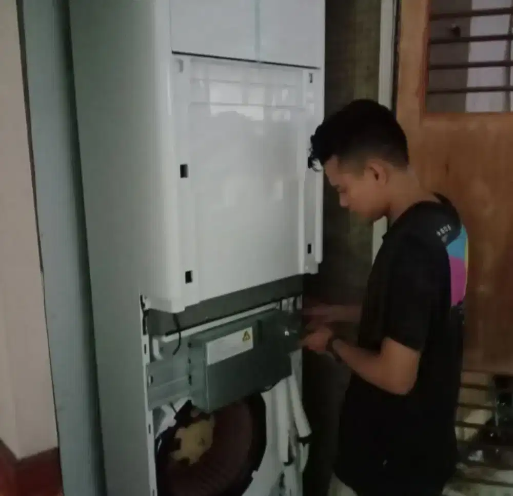 SERVICE AC PERBAIKAN DAN MAINTENANCE