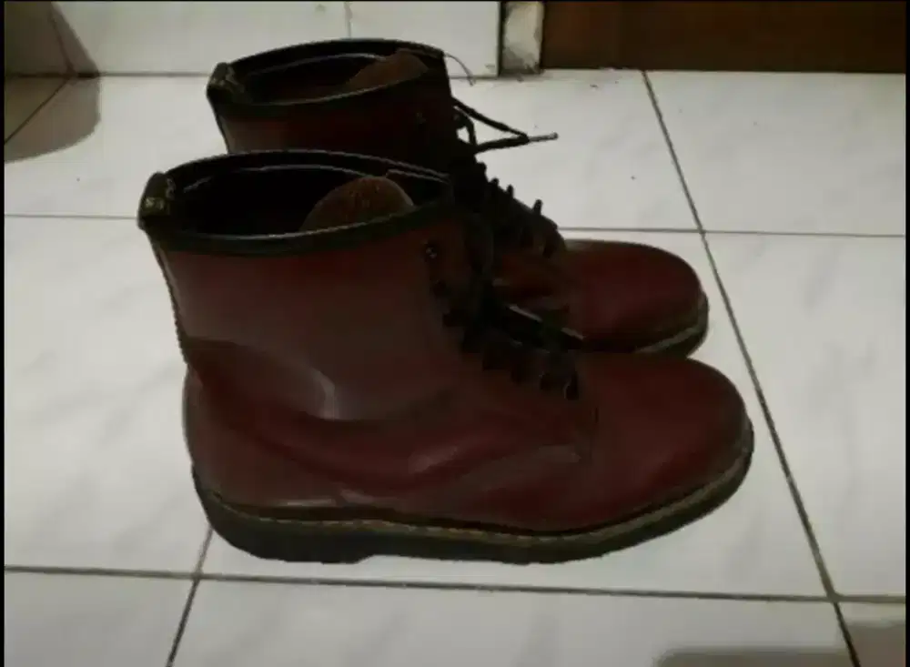 Sepatu Vintage Dr Martens Original England