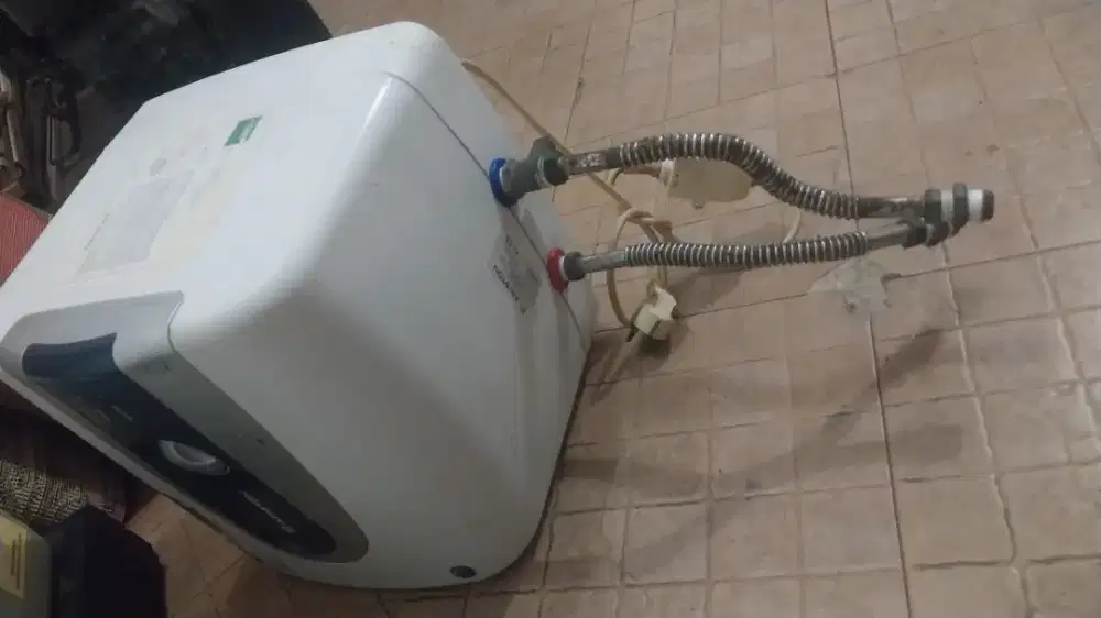 Water heater ariston bekas