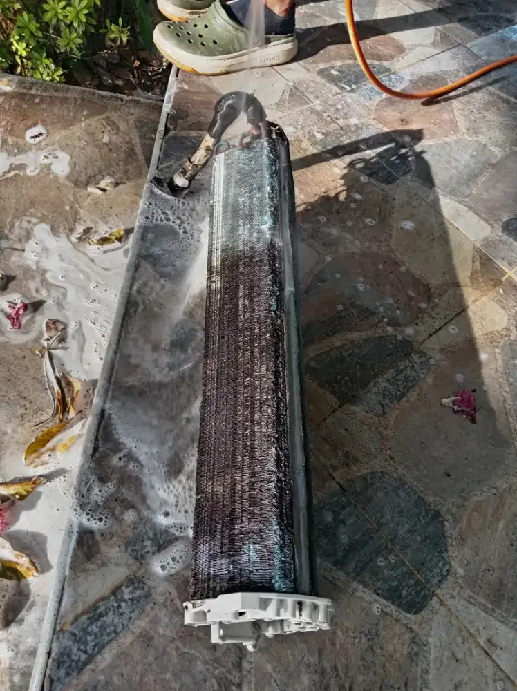 SERVICE AC PERBAIKAN DAN MAINTENANCE