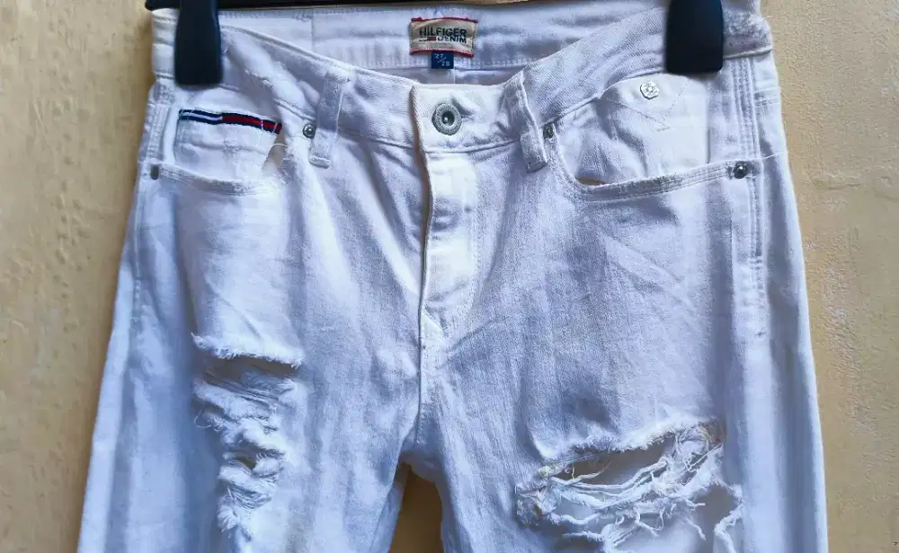 Hilfiger Denim White Sz 28

100% Original