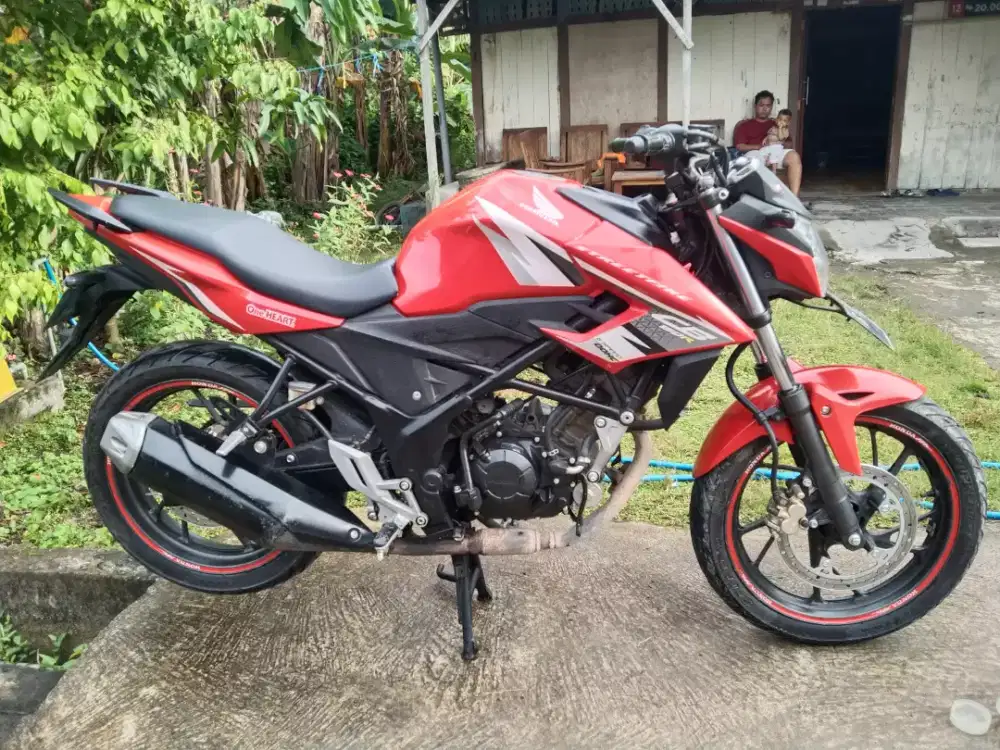 CB150R led 2016 warna favorit merah ferrary plat G batang jawa tengah