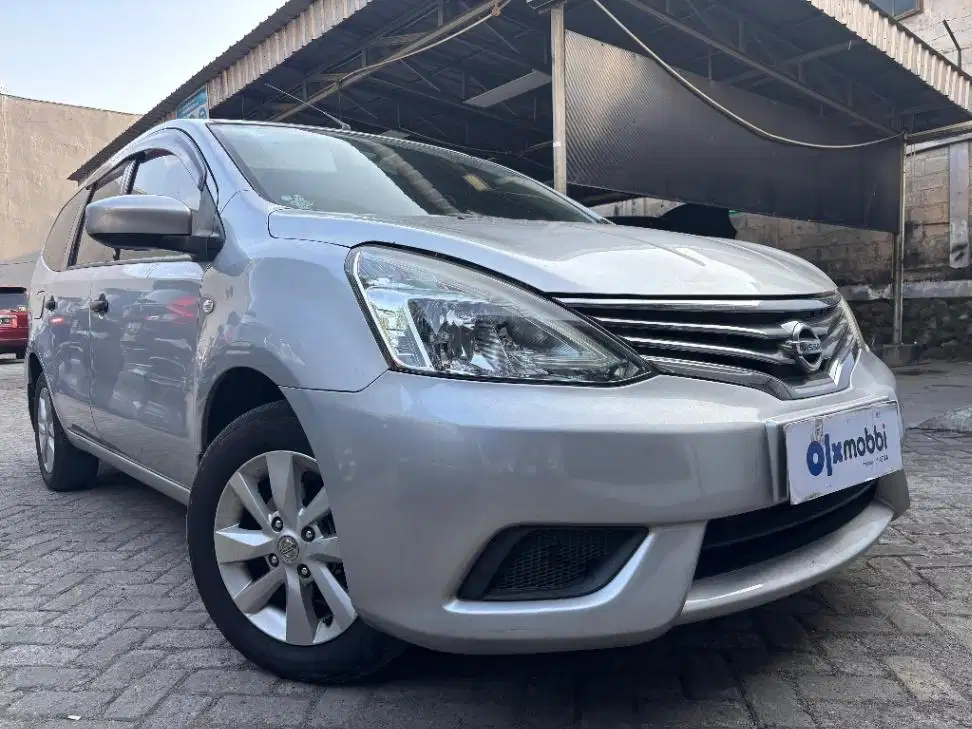 DP MURAH Nissan Grand livina 1.5 SV Bensin-AT 2014 Silver C3FWD