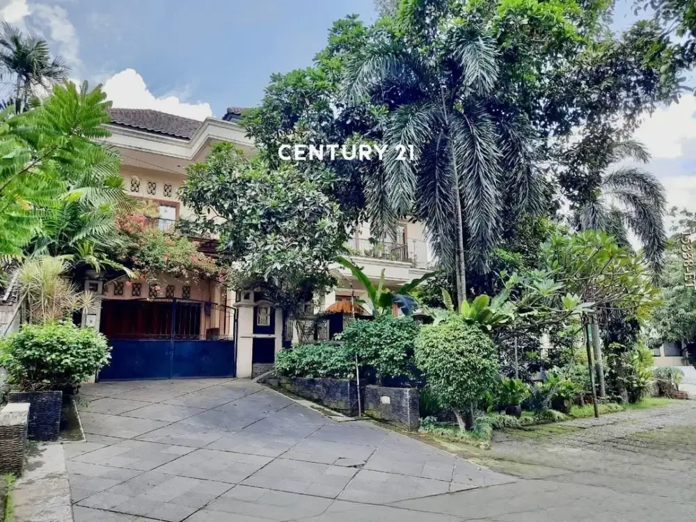 Rumah Luas Terawat Dijual Di Cluster Besar Di Cinere