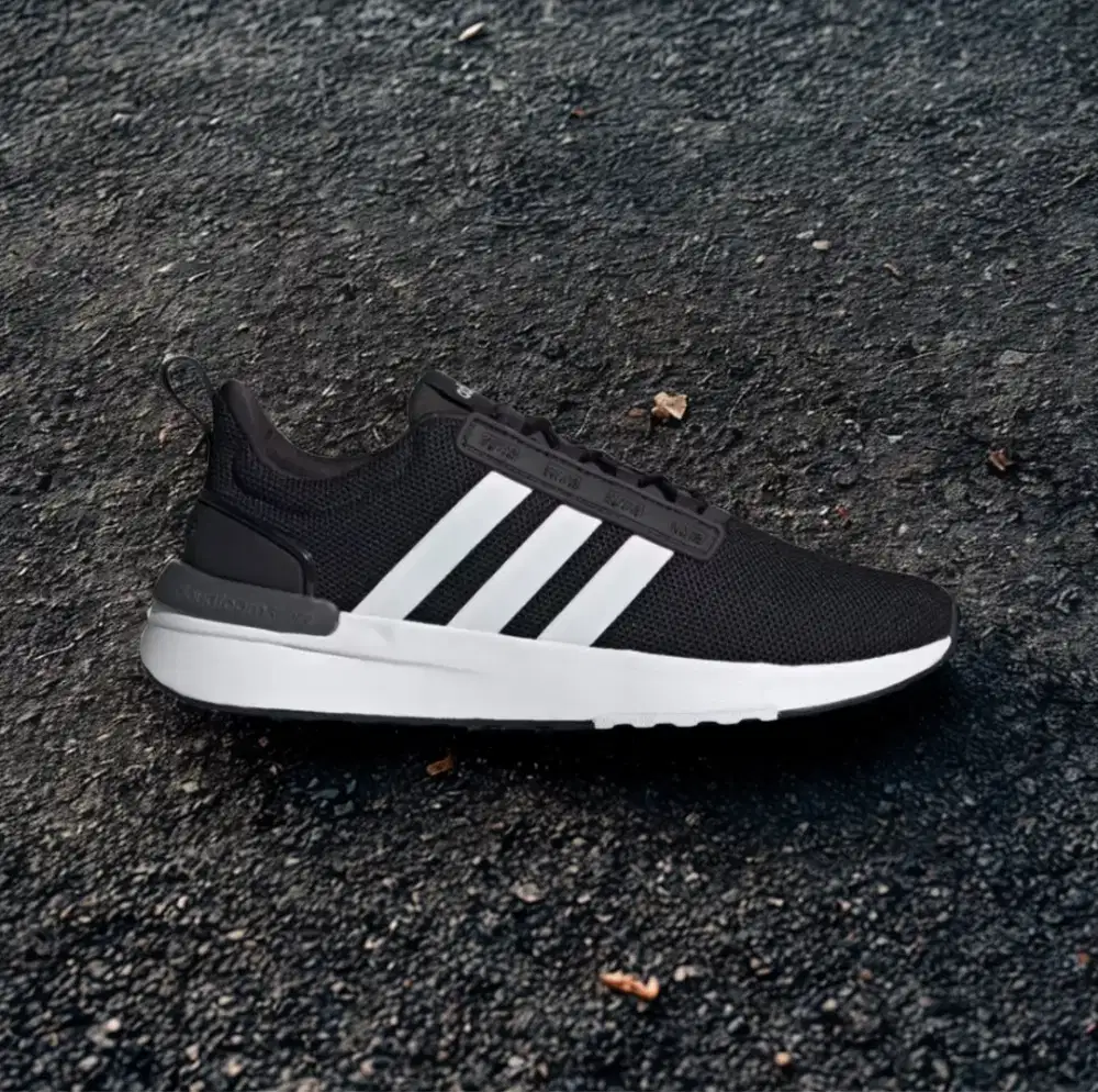 Adidas TR21 BNIB 100% original - 42