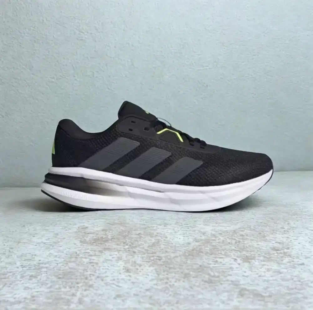 Adidas running galaxy 7 M BNIB original - 44⅔