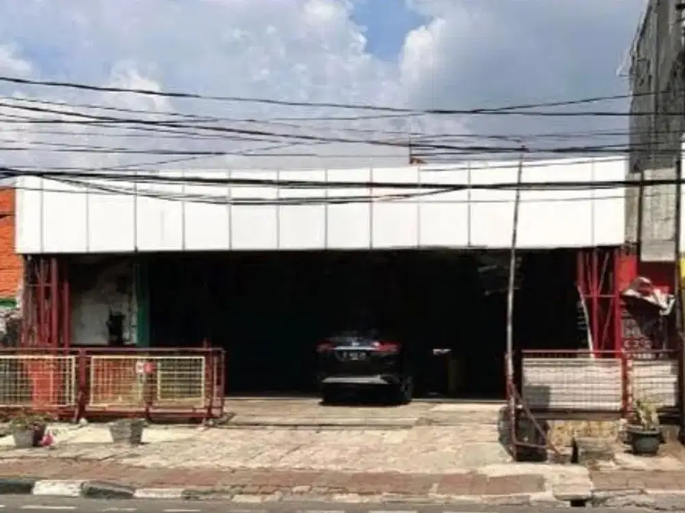 Dijual Murah Dibawah NJOP  Ex Bengkel Lokasi Strategis di Jalan Pramuka, Jakarta Pusat