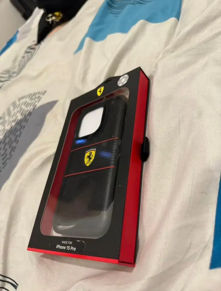 Casing Official Ferrari, Iphone 15 Pro (Mall Ori), (Baru)