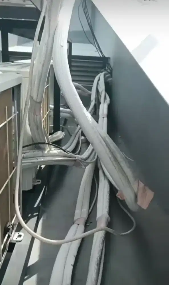 SERVICE AC PERBAIKAN DAN MAINTENANCE