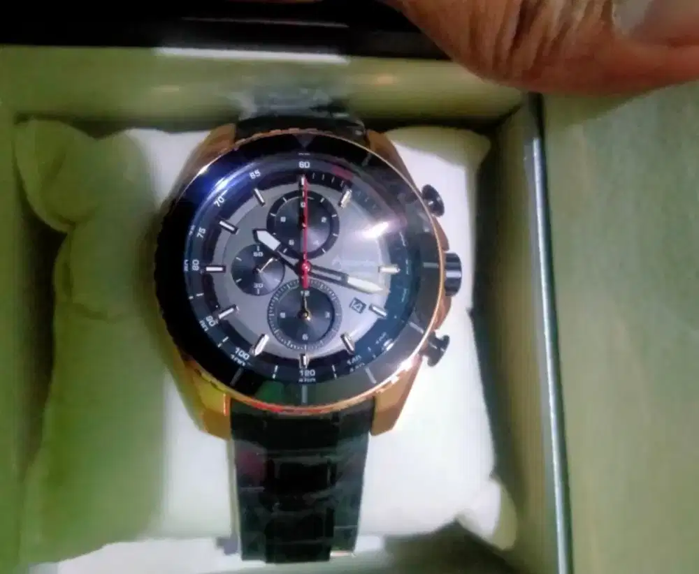 Di jual jam AC,jam Bonia ,jam sky max tahan air dan lkp ,no minus