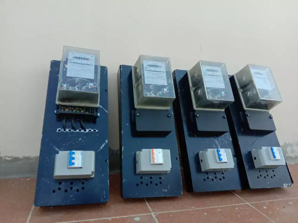 Menerima jasa pemasangan baru instalasi listrik dan menangani traublle