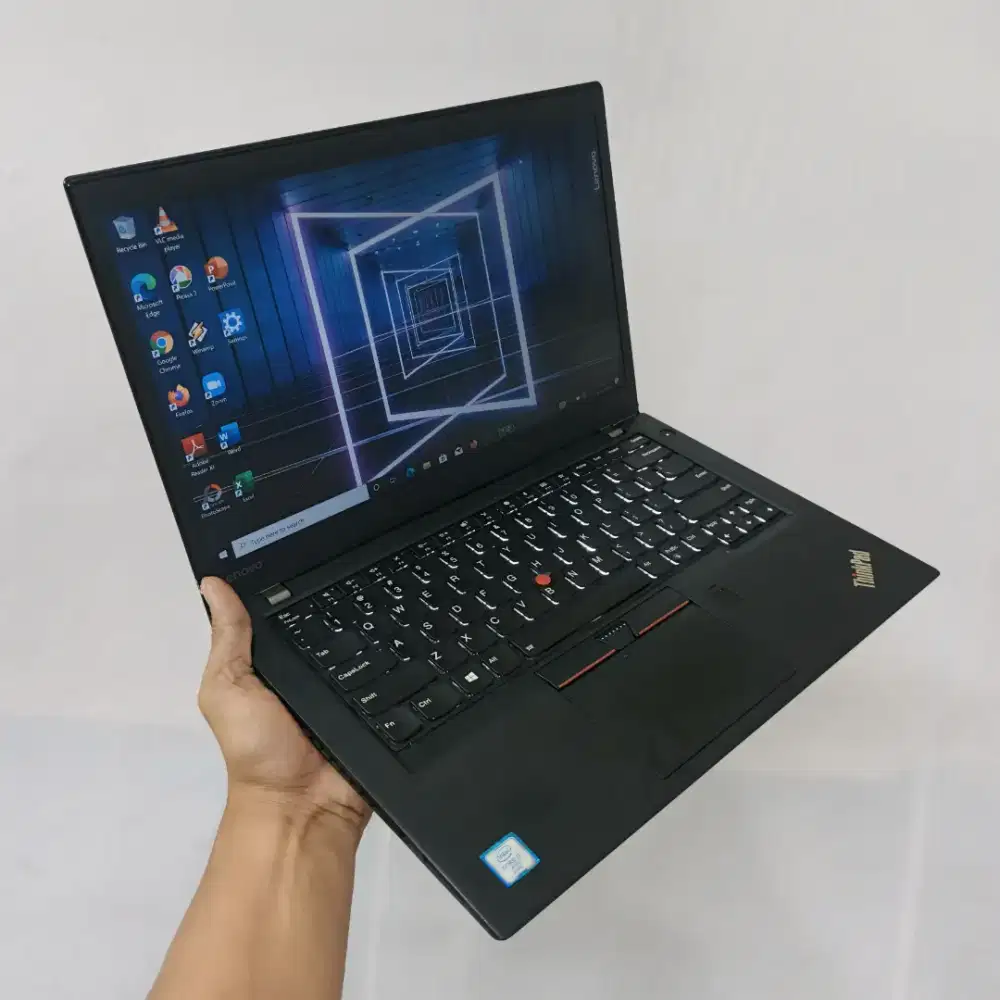 Lenovo thinkpad T470s | intel core i7 6600U | 8GB | 512GB SSD| backlit