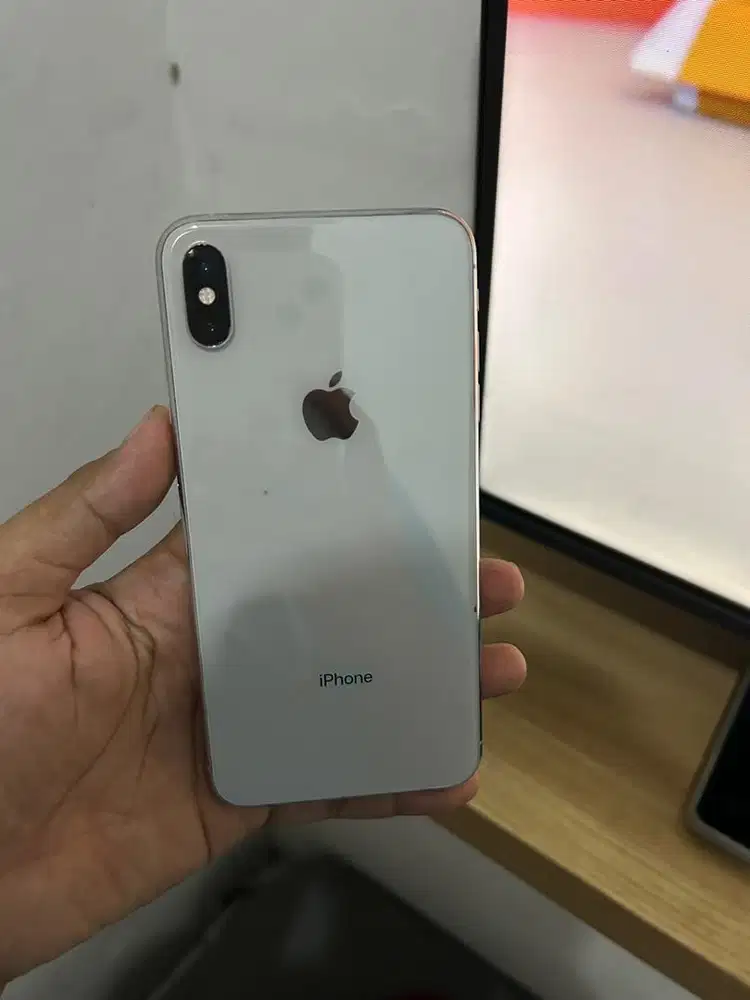 Iphone XS Max 64GB Putih/Silver