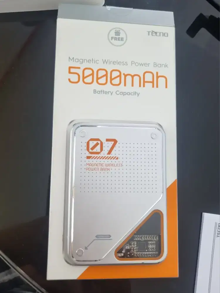 TECNO MAGNETIC WIRELESS POWERBANK 5000mAh (preloved)