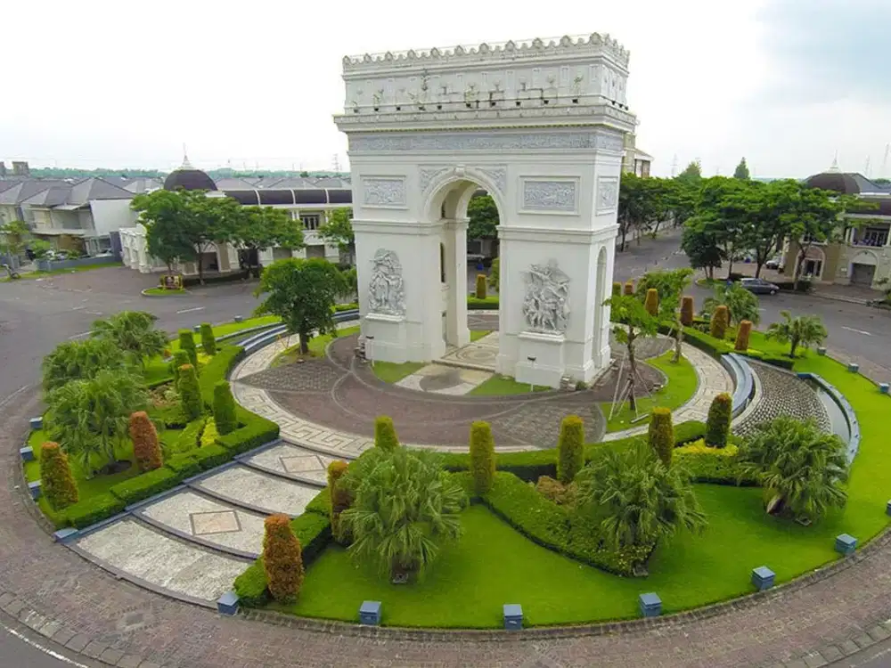 DIJUAL SUPER MURAH! Rumah 3 Lantai Notredame WBM, Seperti Baru