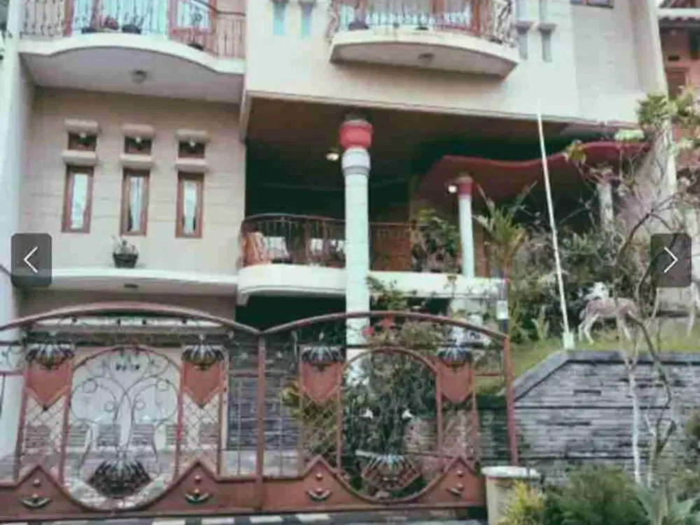 Rumah klasik modern komplek elit gegerkalong Parahyangan Rumah Villa Bandung