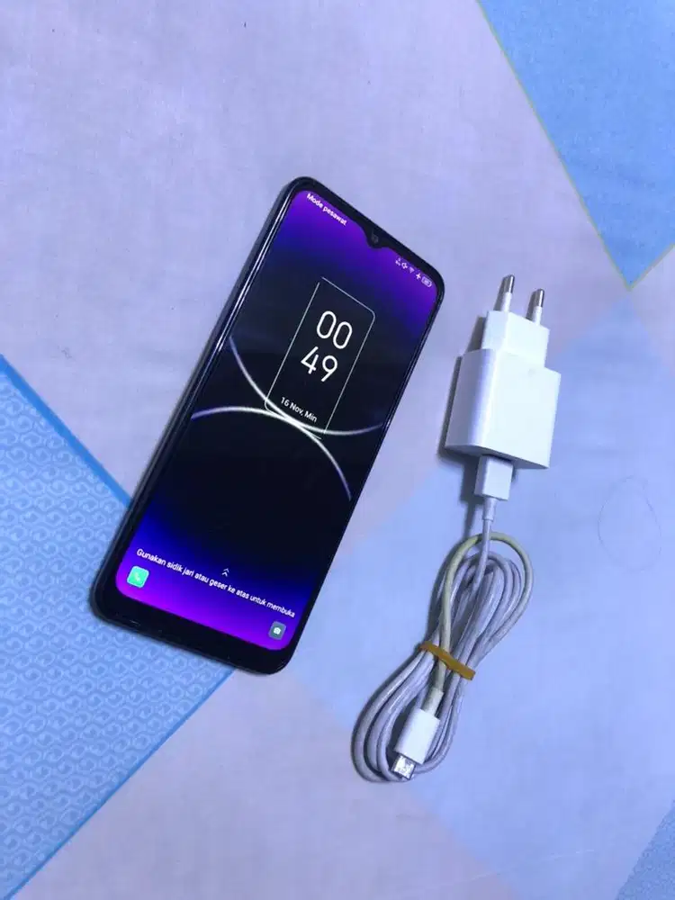 HP SHARP AQUOS V6 PLUS 4/64gb - Hp+Charger Aja ( MULUS )