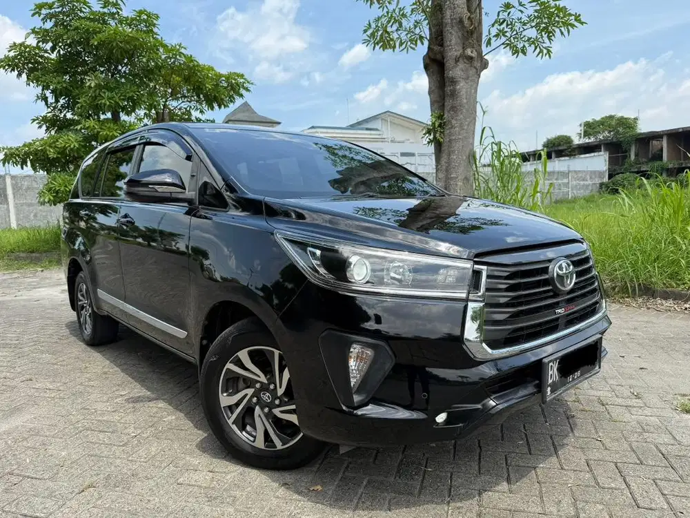 Innova reborn 2021 2.4 V A/T hitam.