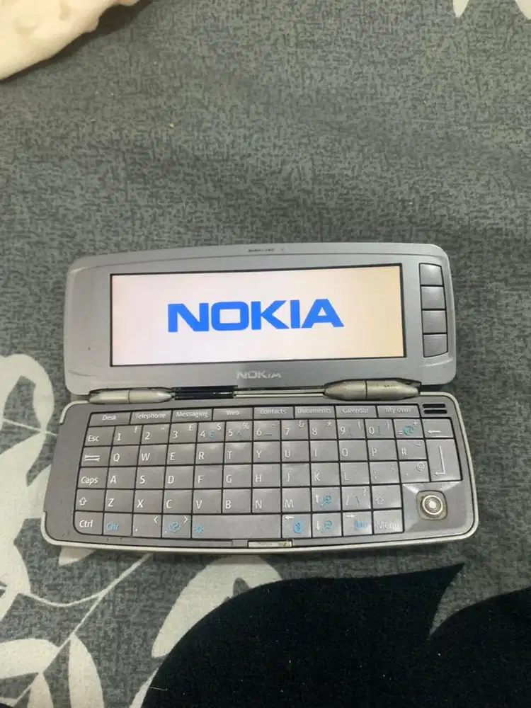 Nokia Communicator 9300 original - nyala normal -