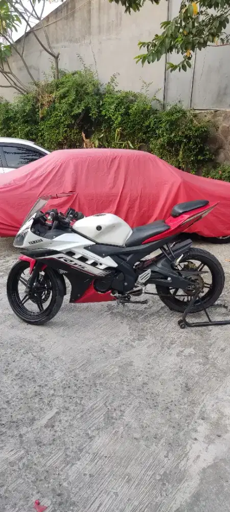 YAMAHA R15 V2 2016