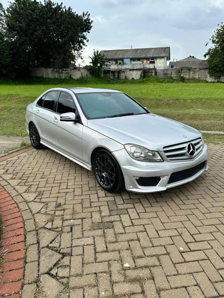 Mercedes-Benz C200 2012 Bensin