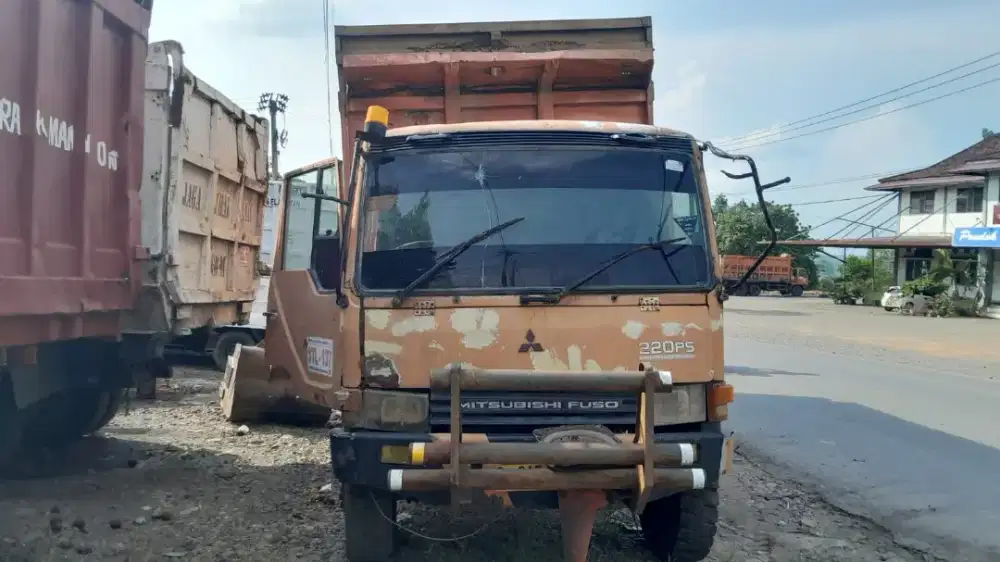 Dijual Cepat Dump Truk Mitsubishi Fuso FN 527 ML 6x4, Siap Kerja