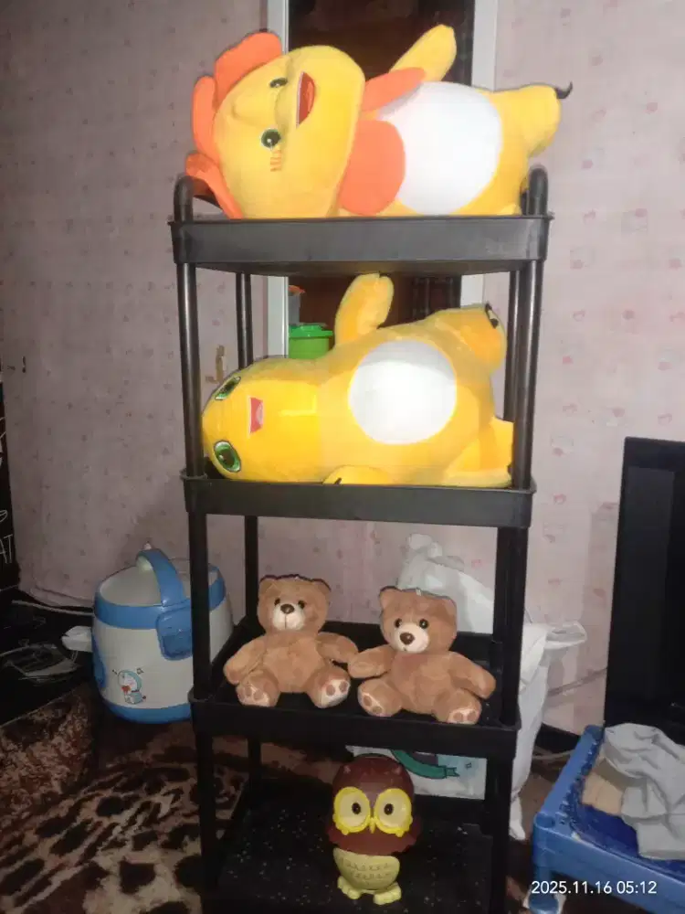 Di jual rak dan boneka
