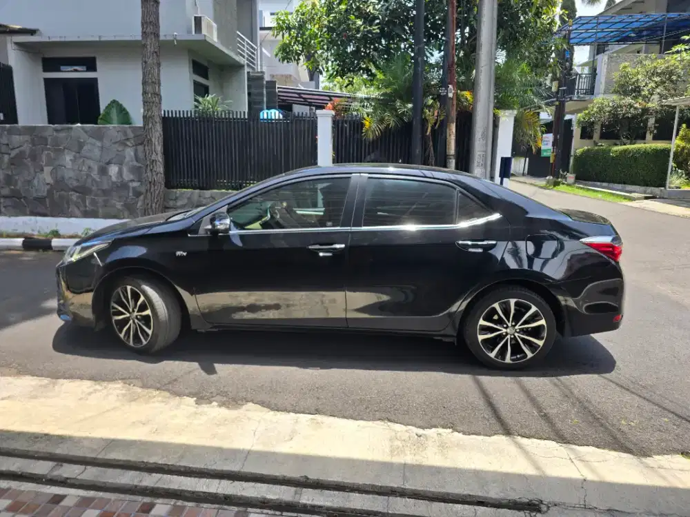 Jual Altis V low km AT 2019