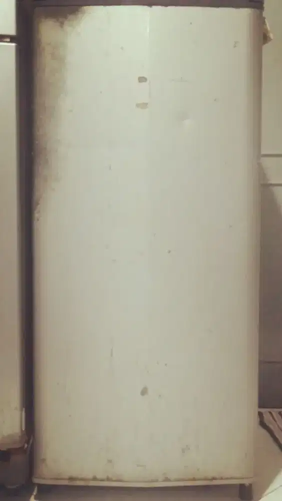 Kulkas merk Sanyo Aqua