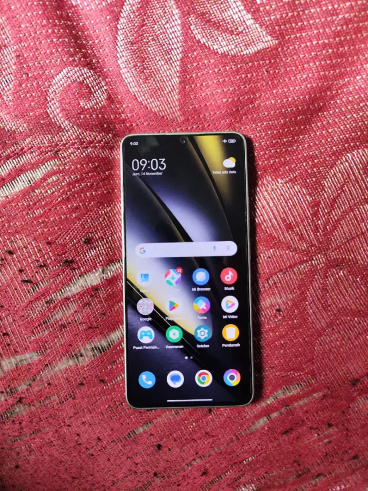 Poco f6 12/512 bekas mulus