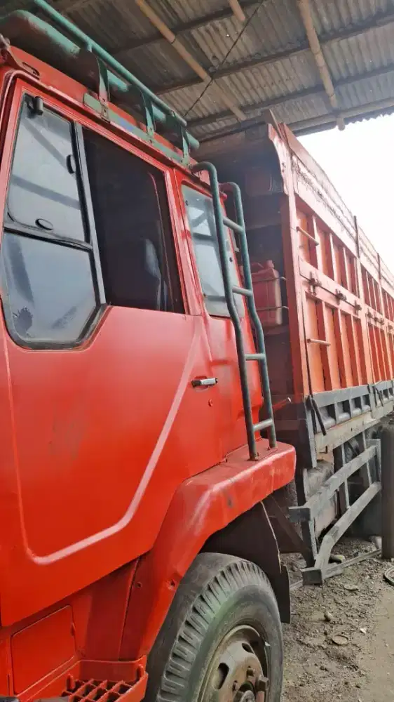 Mitsubishi Diesel Fuso Ganjo 6x4 2007 bak besi pajak lewat 7x