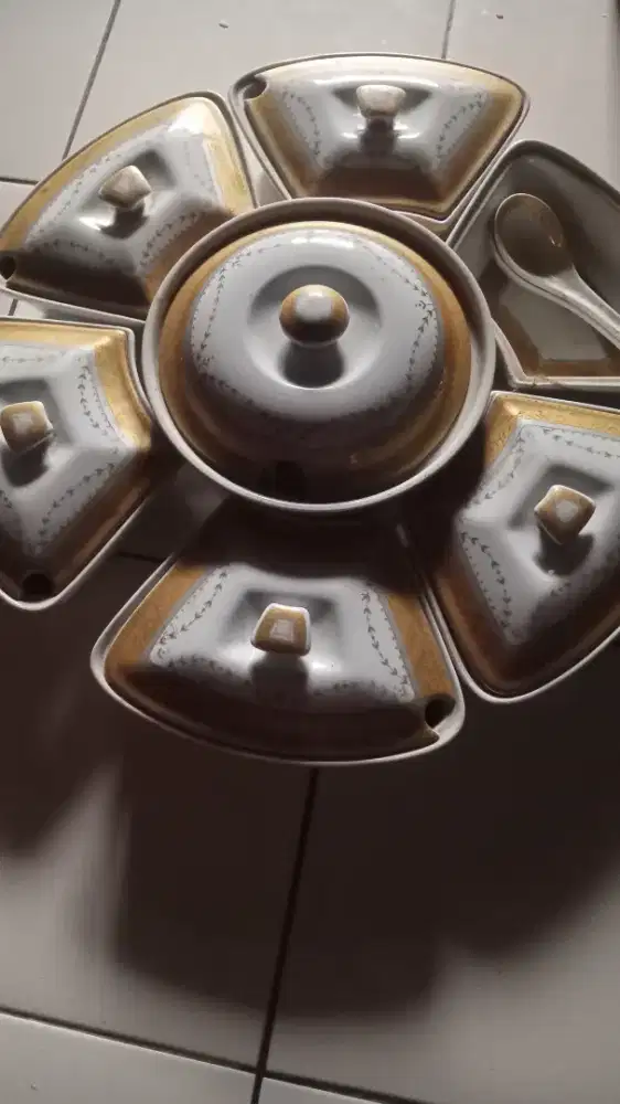 SET VICENZA WARNA EMAS (MINUS)